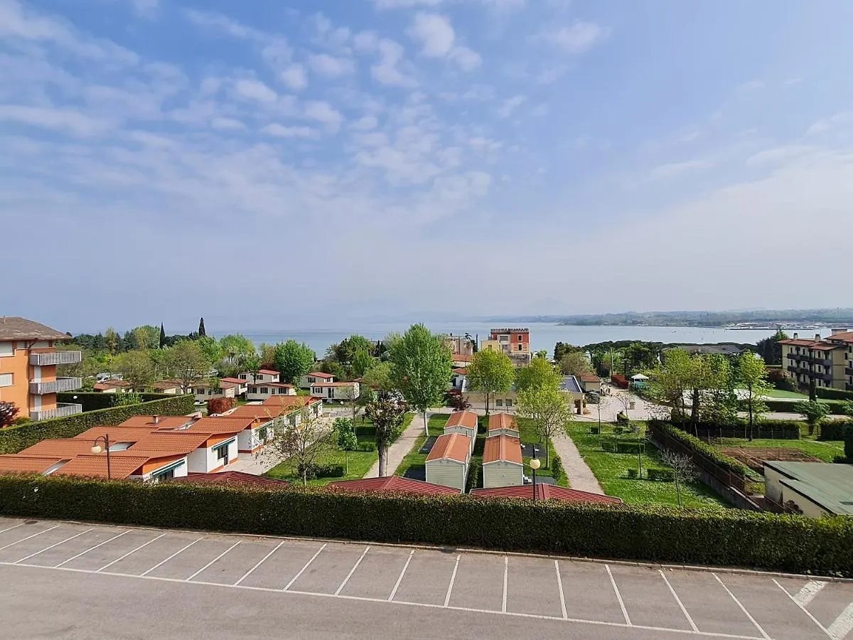 Panorama Apartment Peschiera Peschiera del Garda 0*,  İtalya