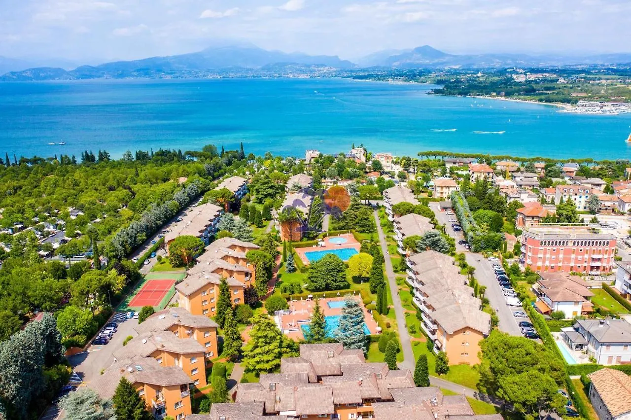 Panorama Apartment Peschiera Peschiera del Garda 0*,  Italia